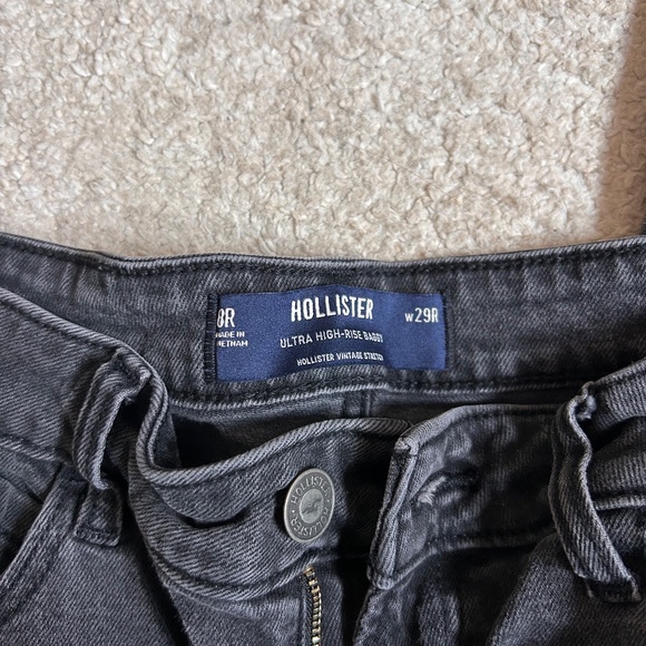 Hollister Black High-Rise Baggy Jean - Picture 2 of 3